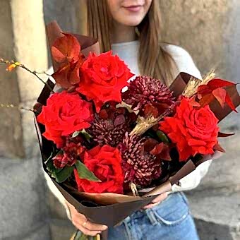Букет с Хризантемами и Французскими Розами Нина