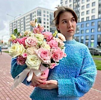 Шляпная коробка "Чарующая Нежность"